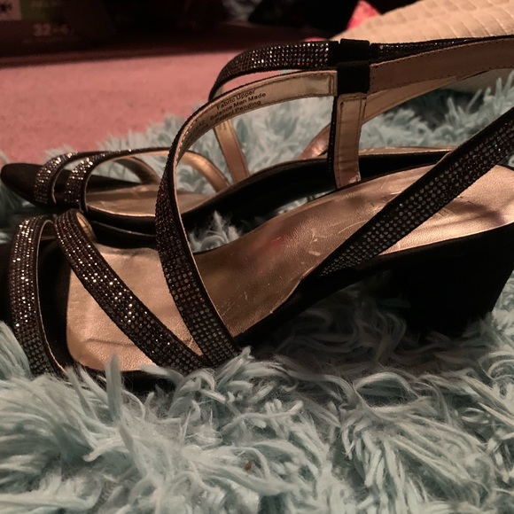 high heel shoes - Picture 2 of 2